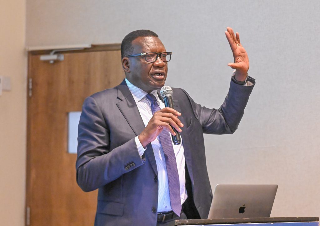 WAZIRI WA UCHUKUZI DAVIS CHIRCHIR ATOA WITO WA UMAKINI BARABARANI ILI KUZUIA AJALI