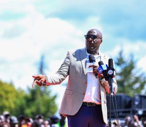 Read more about the article MATAMSHI YA WAZIRI MURKOMEN DHIDI YA SENETA MANDAGO NA KATIBU CHRIS KIPTOO YAKASHIFIWA VIKALI