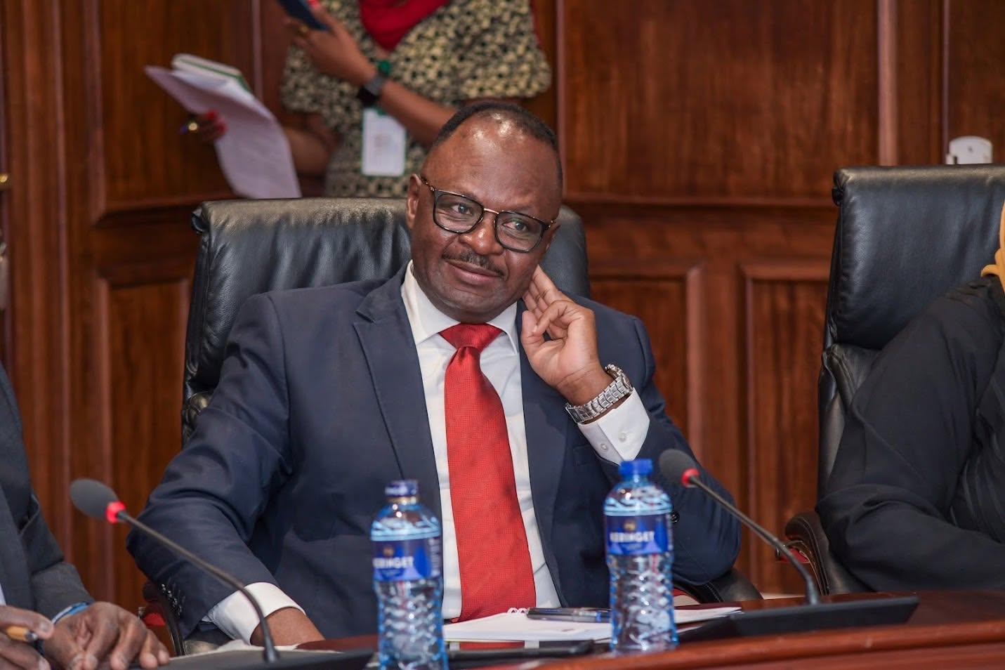 You are currently viewing KAMISHNA WA IEBC ALUTALALA MUKHWANA AONYA KUHUSU MATUMIZI YA WAHUNI KWENYE MIKUTANO YA KISIASA