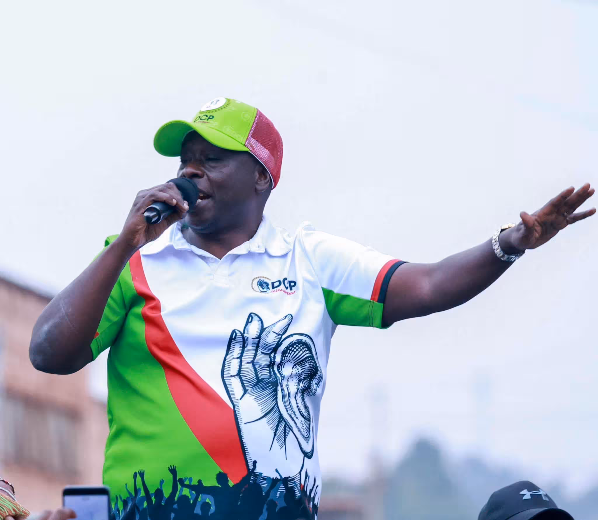 You are currently viewing GACHAGUA AJIPIGIA DEBE KUPEPERUSHA BENDERA YA UPINZANI