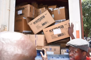 Read more about the article SERIKALI YA KAUNTI YA POKOT MAGHARIBI YAPOKEA DAWA YENYE KIMA CHA SHILINGI MILIONI 81 KUTOKA KEMSA
